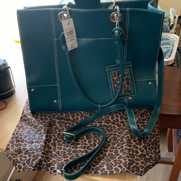 Teal Wilson’s leather bag - Picture 5 of 9